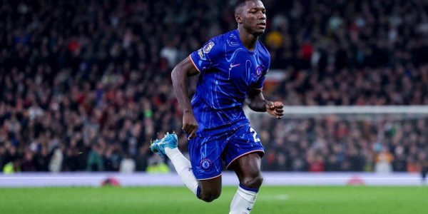 阿森纳领先英超积分榜，但冠军争夺激烈程度逊于意甲、西甲与法甲