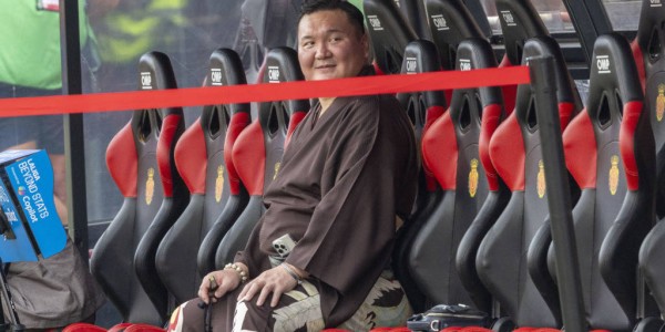巴萨遭遇平局,皇马强势领跑西甲积分榜